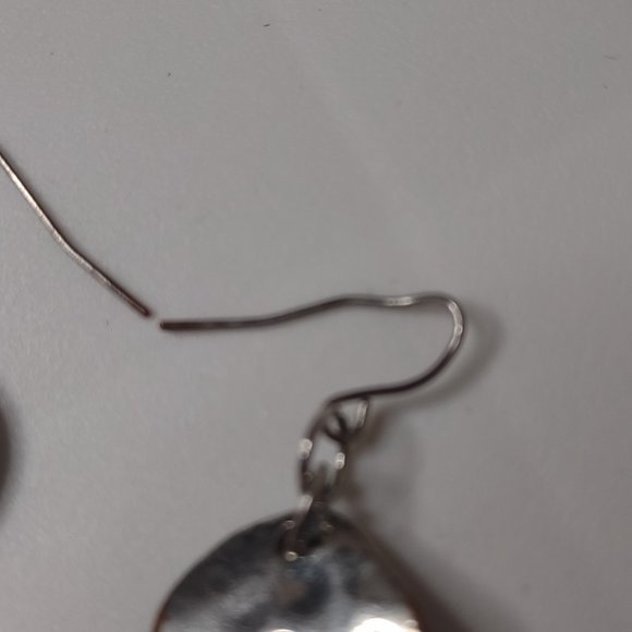 Red Dyed Howlite And Silver Tone Metal Dangle Earrings - Picture 5 of 10